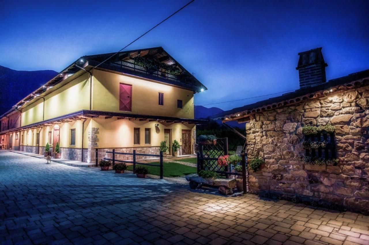 Agriturismo Il Vecchio Pollaio Villa Castel Di Sangro Exterior photo